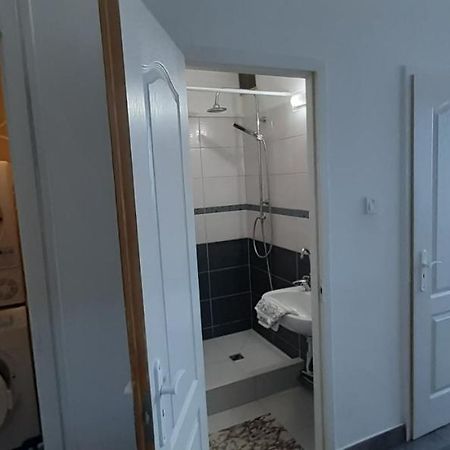 Panel Hause Kazincbarcika Apartment Bagian luar foto