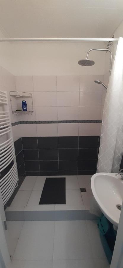 Panel Hause Kazincbarcika Apartment Bagian luar foto