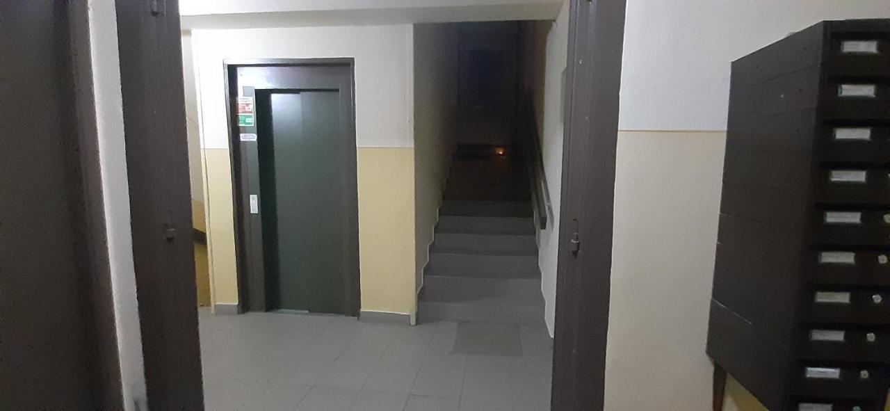 Panel Hause Kazincbarcika Apartment Bagian luar foto