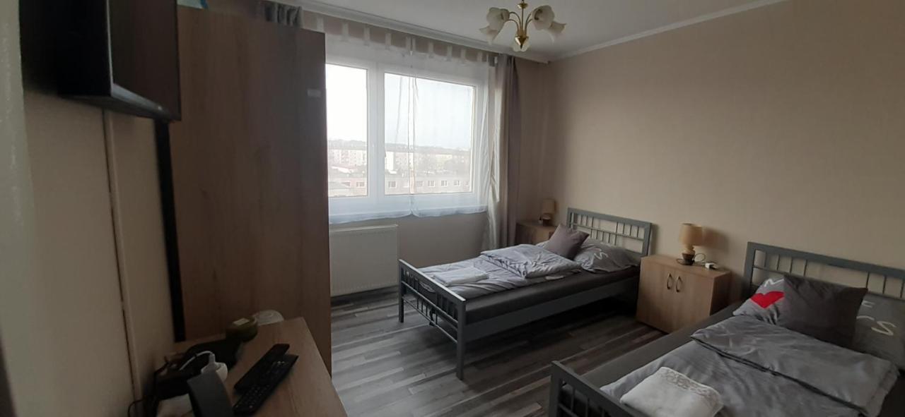 Panel Hause Kazincbarcika Apartment Bagian luar foto