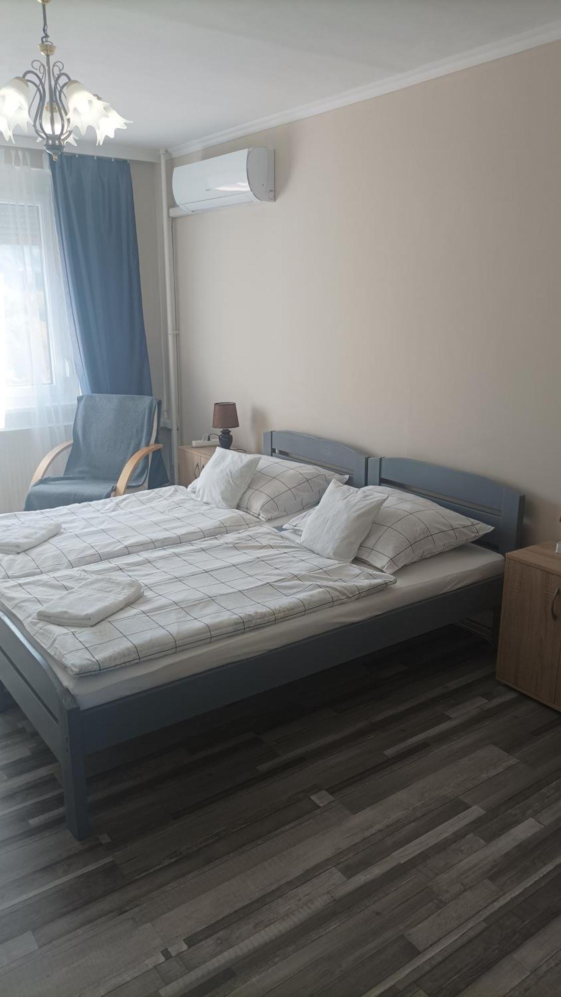 Panel Hause Kazincbarcika Apartment Bagian luar foto